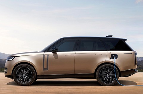 Land Rover zahajuje testování nového prototypu elektrického Range Roveru
