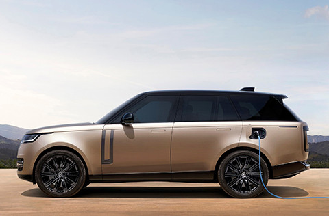 Nabídka modelové řady Range Rover se rozšířila o vrcholný model SV a plug-in hybrid