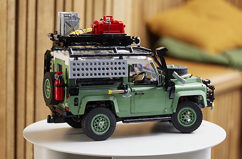 Stylová oslava 75 let: Lego Icons Classic Land Rover Defender 90 je tu