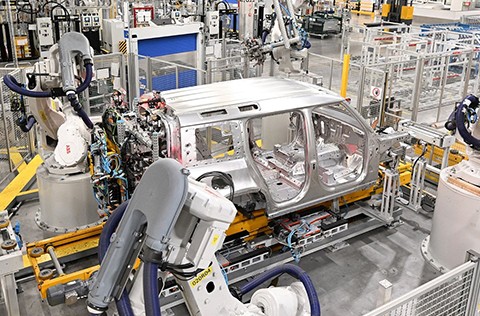 Továrna JLR v Nitře slaví páté výročí a potvrzuje elektrickou budoucnost